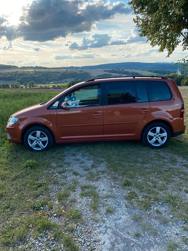 Gebraucht VW Touran 105 PS (77 kW) 2008 Orange Van / Kleinbus