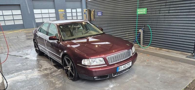 Gebraucht Audi A8 193 PS (141 kW) 2000 Rot Limousine