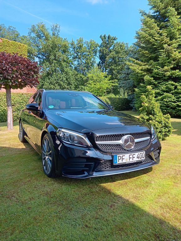 Schwarz Gebraucht 2018 Mercedes C300 AMG Limousine | 31.400 € (Fairer Preis) - Bild 1/4