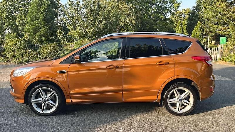 Gebraucht Ford Kuga Individual 179 PS (131 kW) 2016 Tiger eye SUV