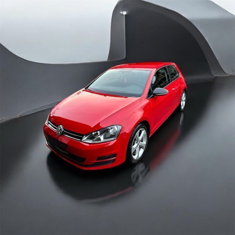Rot Gebraucht 2013 VW Golf VII Trendline Kleinwagen | 7.600 € (Guter Preis) - Bild 1/4