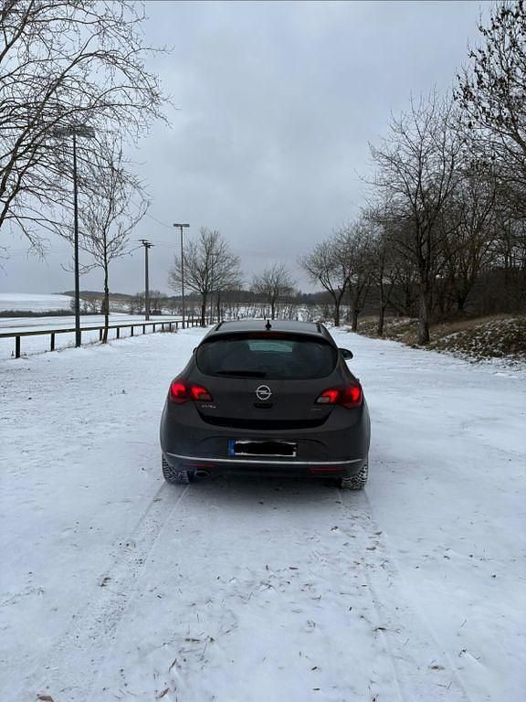 Gebraucht Opel Astra Exklusiv 165 PS (121 kW) 2015 Grau Limousine