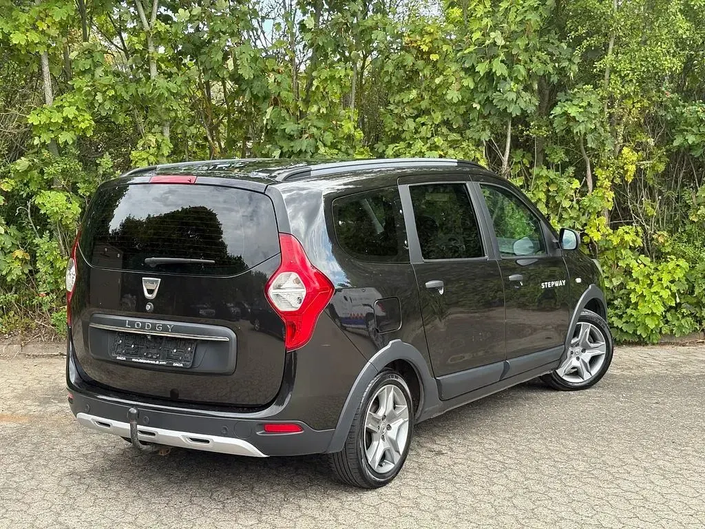 Gebraucht Dacia Lodgy Stepway 95 PS (69 kW) 2021 Schwarz Van / Kleinbus