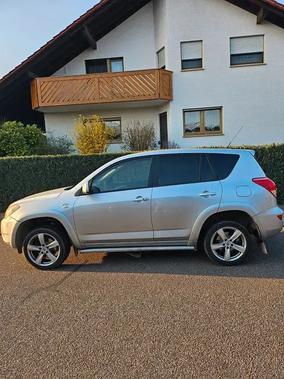 Gebraucht Toyota RAV4 Executive 177 PS (130 kW) 2007 Silber SUV
