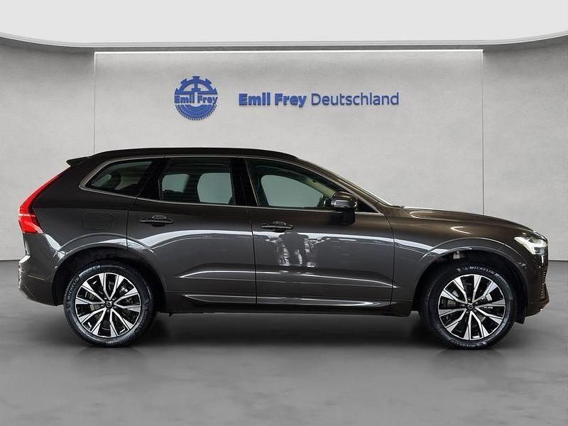 Gebraucht Volvo XC60 Core 250 PS (183 kW) 2024 Platinum grey metallic SUV