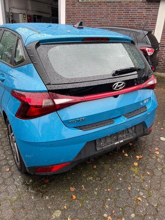 Gebraucht Hyundai i20 Style 84 PS (61 kW) 2020 Blau Kleinwagen