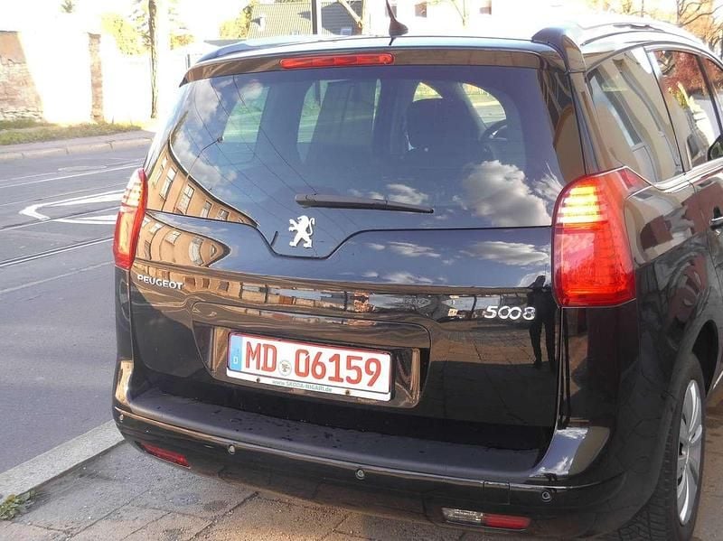 Gebraucht Peugeot 5008 Platinum 150 PS (110 kW) 2010 Lackierung schwarz Van / Kleinbus