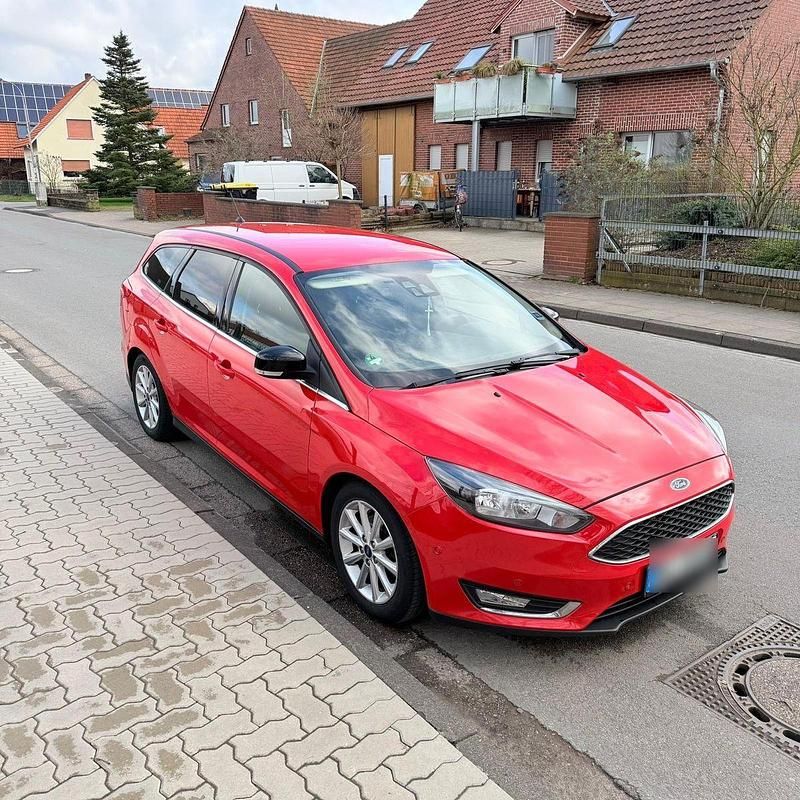 Gebraucht Ford Focus Titanium 120 PS (88 kW) 2018 Rot Kombi