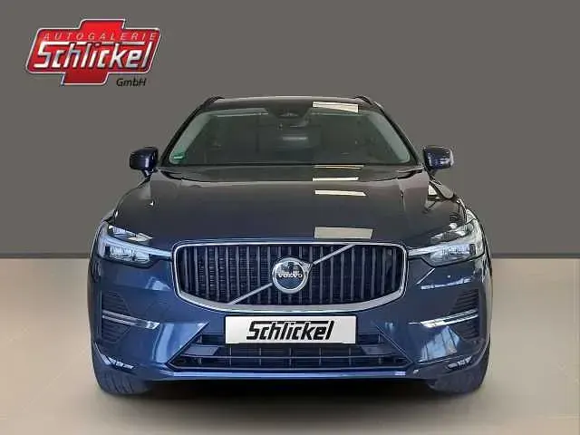 Gebraucht Volvo XC60 Core 197 PS (144 kW) 2023 Denim blue / metallic SUV