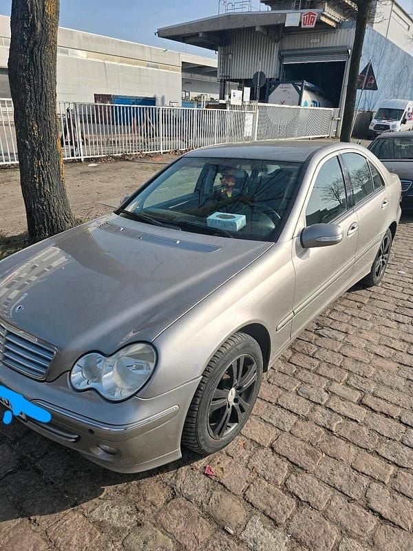 Gebraucht Mercedes C240 170 PS (125 kW) 2004 Gold Limousine