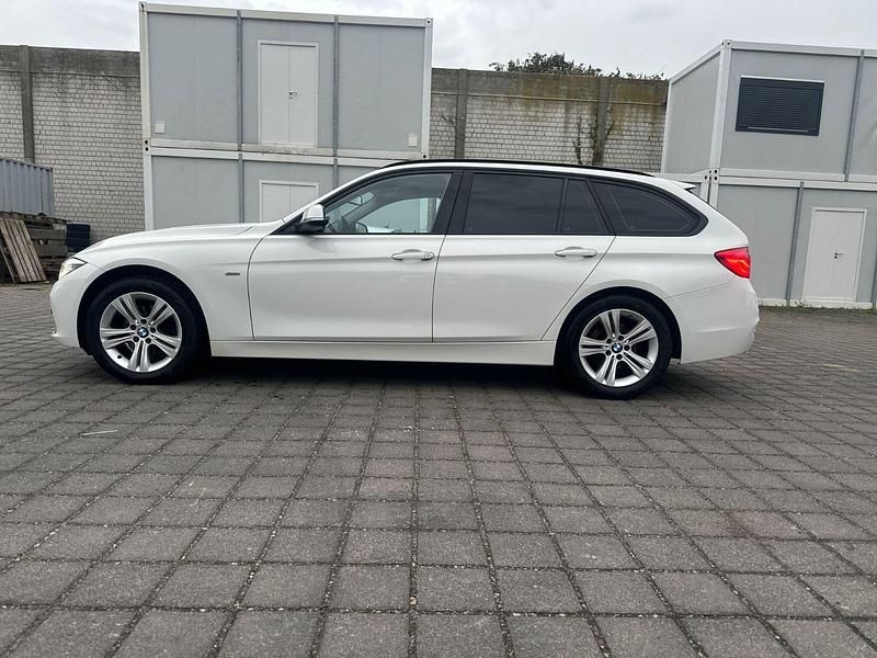 Gebraucht BMW 320 Sport Line 190 PS (139 kW) 2016 Weiß Kombi