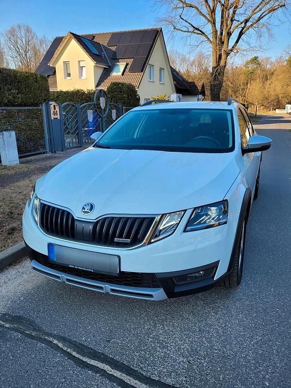 Gebraucht Skoda Octavia 184 PS (135 kW) 2017 Weiß Kombi