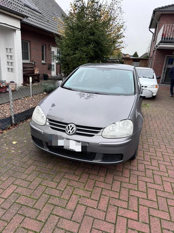 Grau Gebraucht 2005 VW Golf V Kleinwagen | 3.700 € (Etwas zu teuer) - Bild 1/3