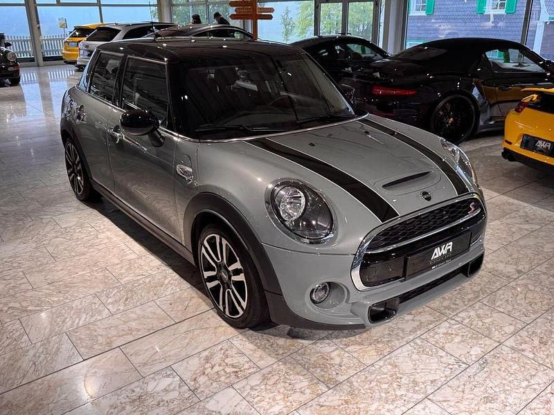 Gebraucht Mini Cooper S 178 PS (130 kW) 2021 Moonwalk grey (metallic) Kleinwagen