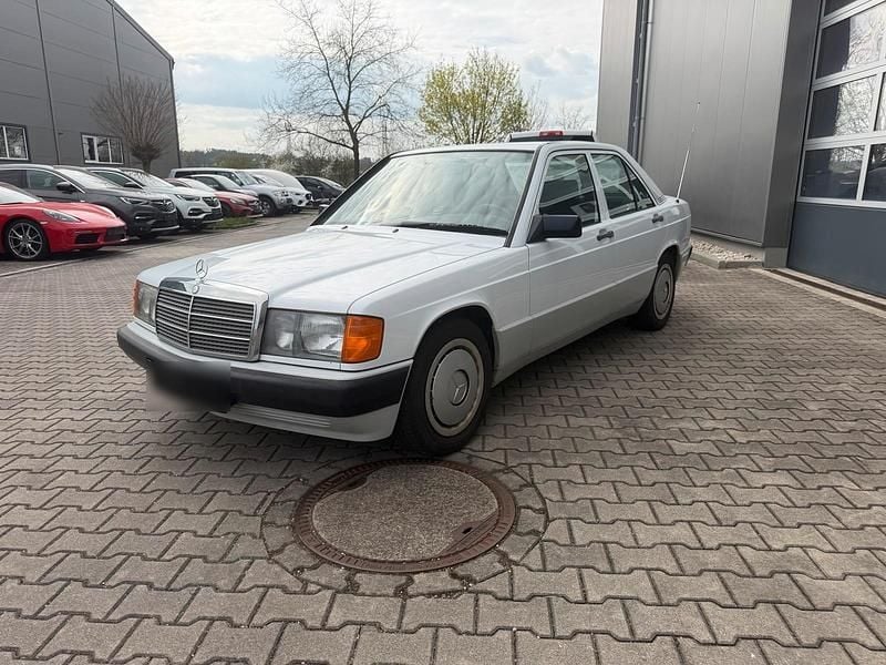 Gebraucht Mercedes 190 75 PS (55 kW) 1989 Weiß Limousine