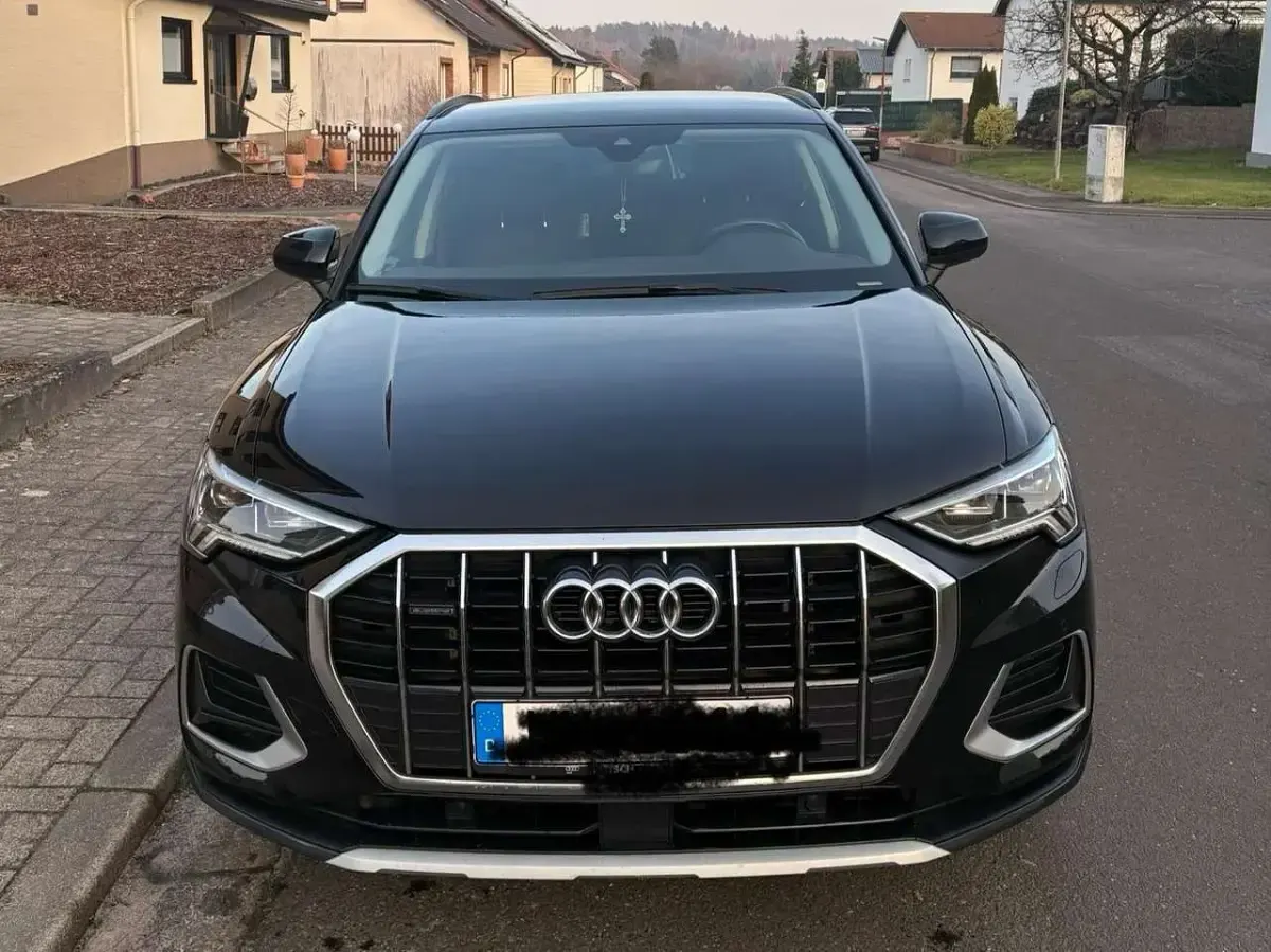 Gebraucht Audi Q3 Advanced Plus 190 PS (139 kW) 2019 Schwarz SUV