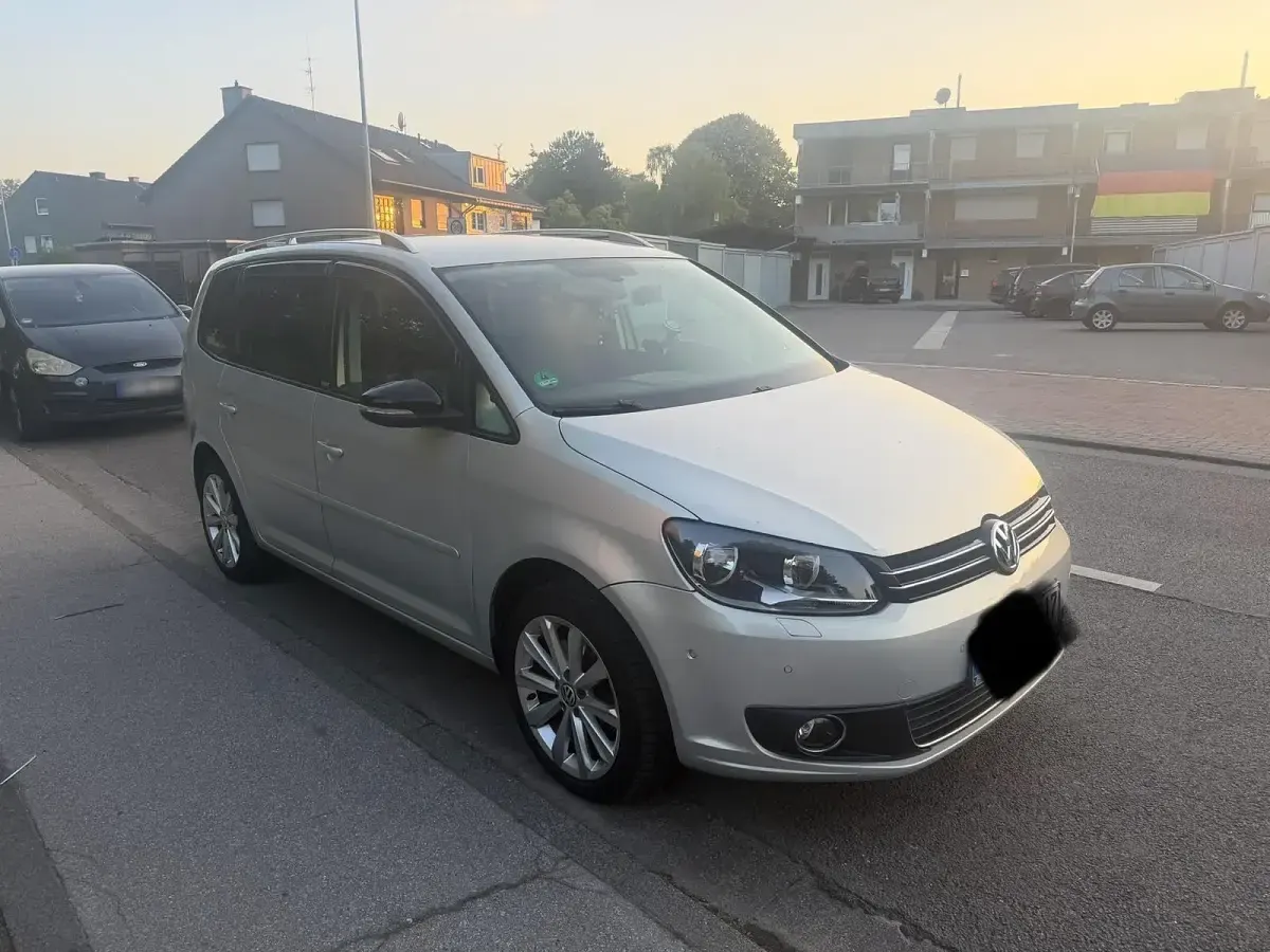 Gebraucht VW Touran 150 PS (110 kW) 2012 Silber Van / Kleinbus