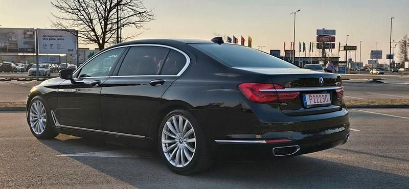 Gebraucht BMW 740L 326 PS (239 kW) 2018 Schwarz Limousine