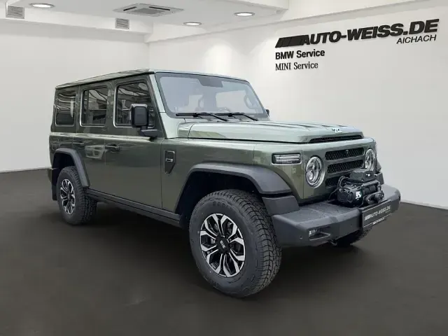 Neu BAW 212 166 PS (122 kW) 2026 Gruen SUV