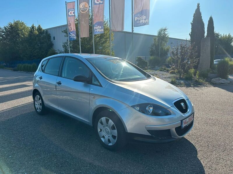 Silber Gebraucht 2006 Seat Altea Reference Van / Kleinbus | 3.950 € (Fairer Preis) - Bild 1/4