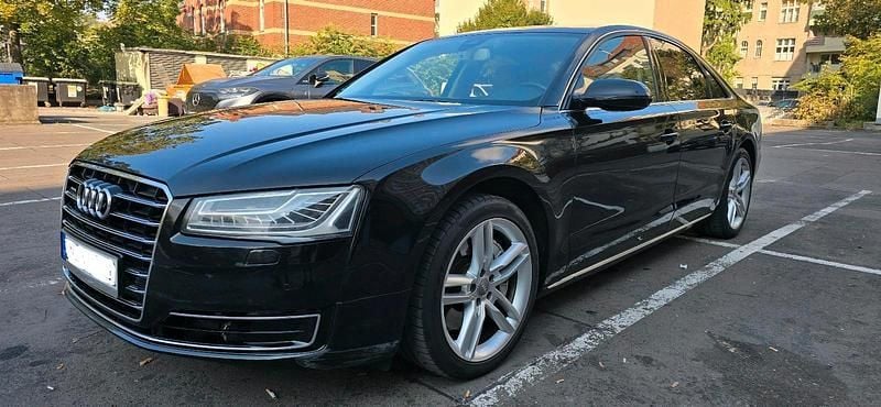 Schwarz Gebraucht 2015 Audi A8 Limousine | 14.900 € (Etwas zu teuer) - Bild 1/4