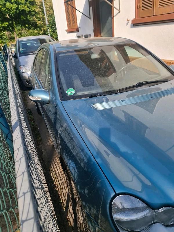 Gebraucht Mercedes C220 143 PS (105 kW) 2001 Braun Limousine