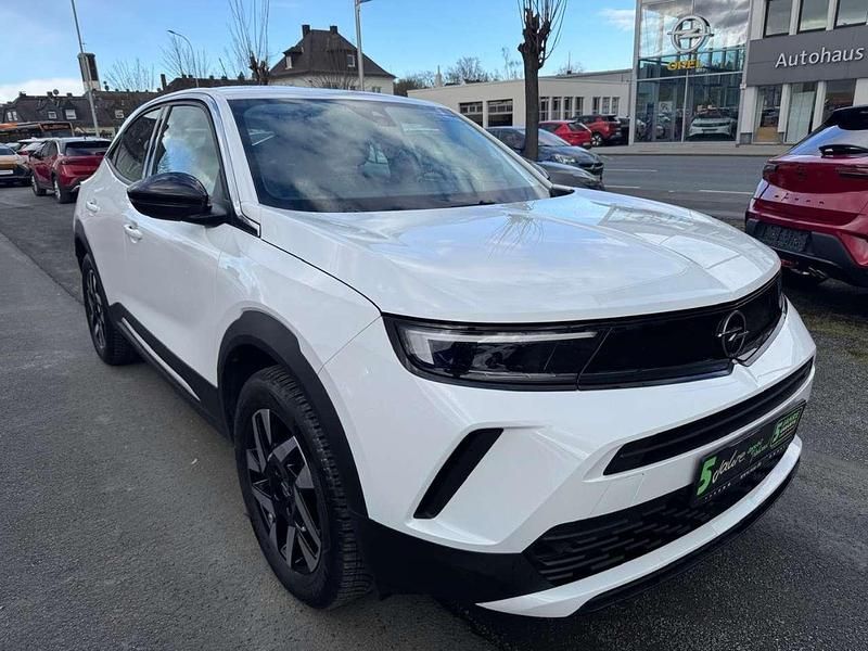 Gebraucht Opel Mokka 131 PS (96 kW) 2024 Lack weiss banquise/typ aussenverkl SUV