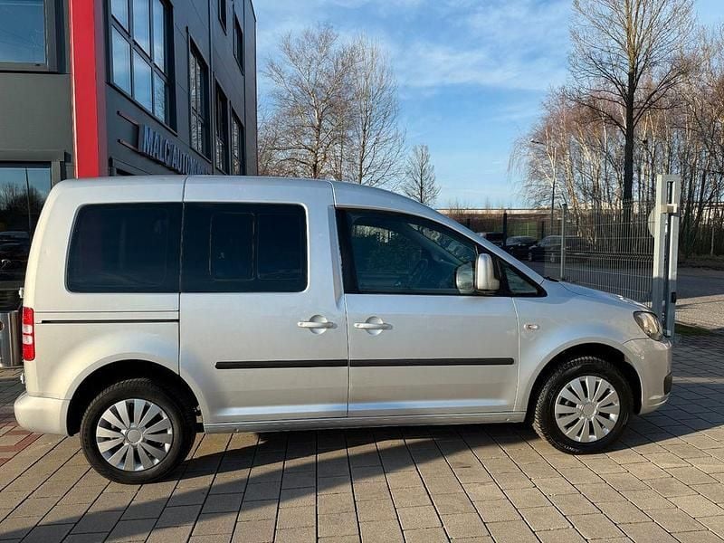 Gebraucht VW Caddy Trendline 102 PS (75 kW) 2011 Silber Van / Kleinbus