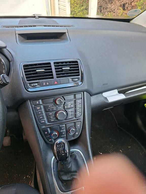 Gebraucht Opel Meriva Edition 101 PS (74 kW) 2012 Braun Van / Kleinbus