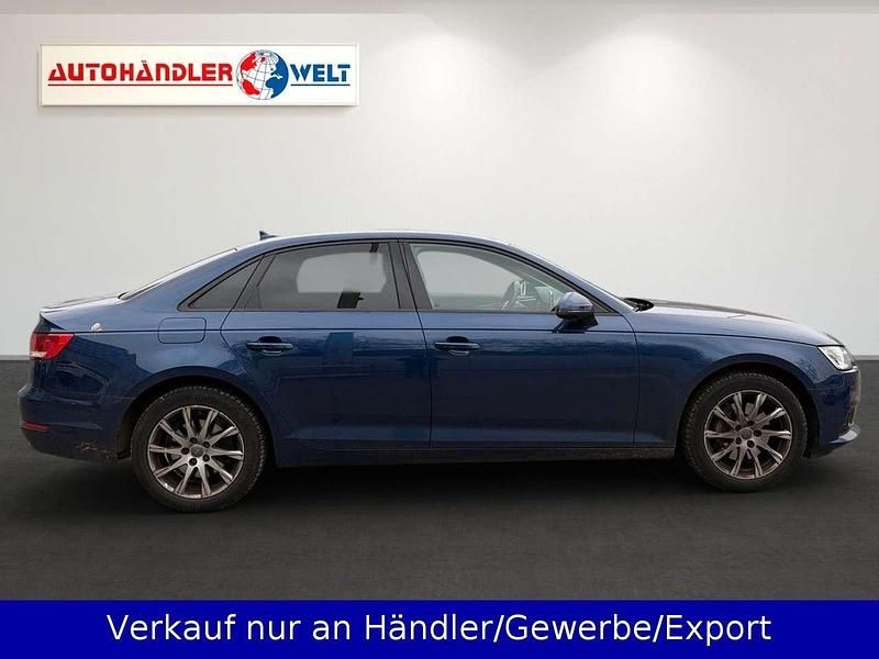 Gebraucht Audi A4 Basis 190 PS (139 kW) 2018 Blau Limousine