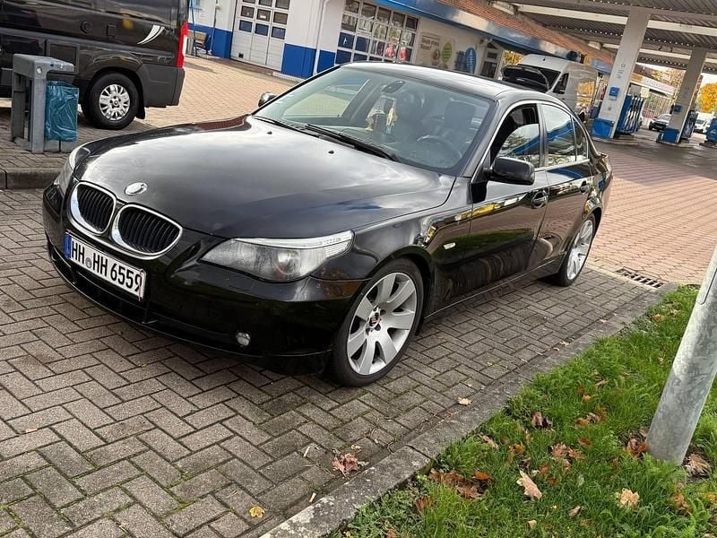 Schwarz Gebraucht 2004 BMW 520 Kleinwagen | 3.600 € (Fairer Preis) - Bild 1/4