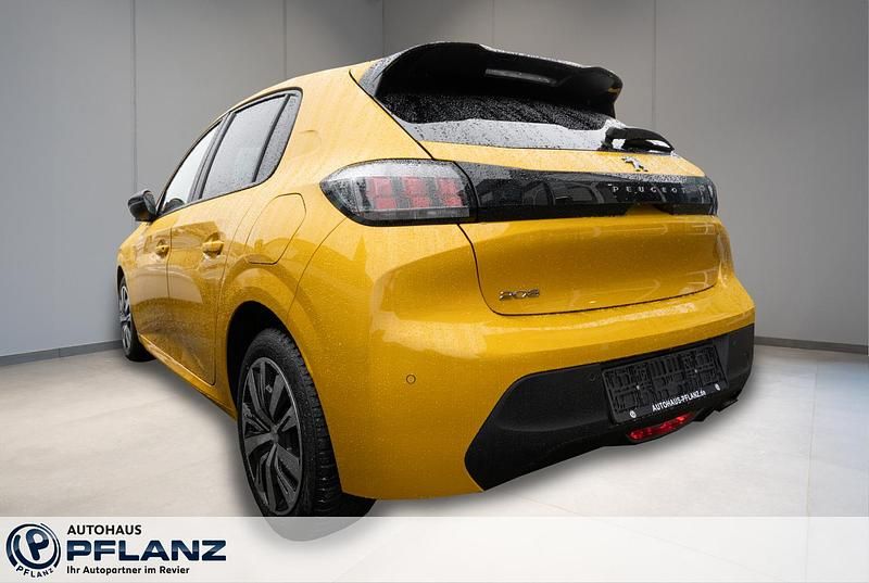 Gebraucht Peugeot 208 Active 101 PS (74 kW) 2023 Gelb Kleinwagen