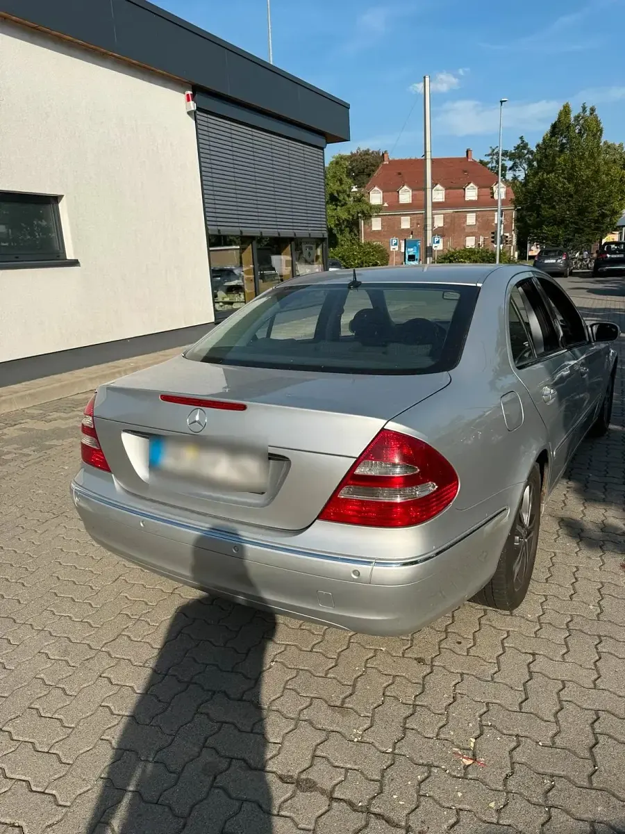 Gebraucht Mercedes E320 224 PS (164 kW) 2002 Silber Limousine