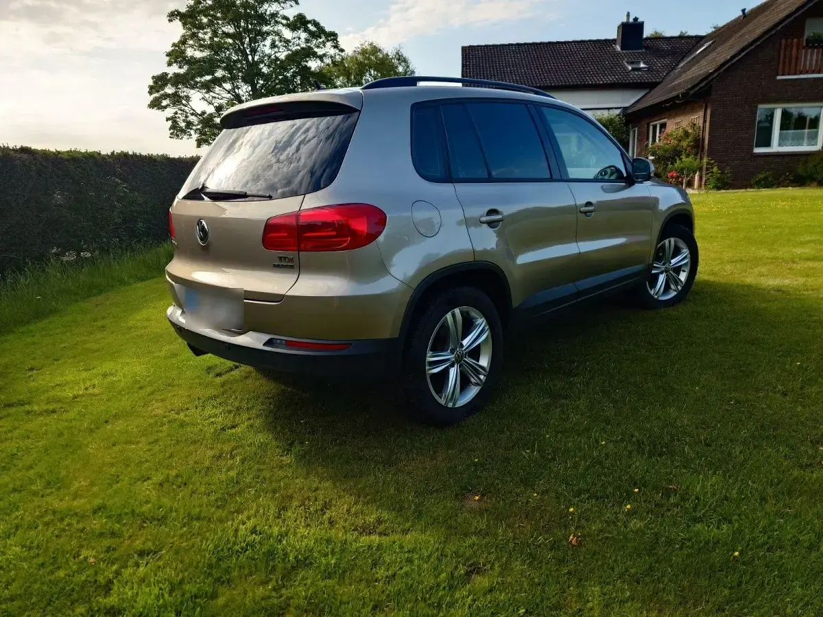 Gebraucht VW Tiguan Trendline 110 PS (80 kW) 2012 Gold SUV