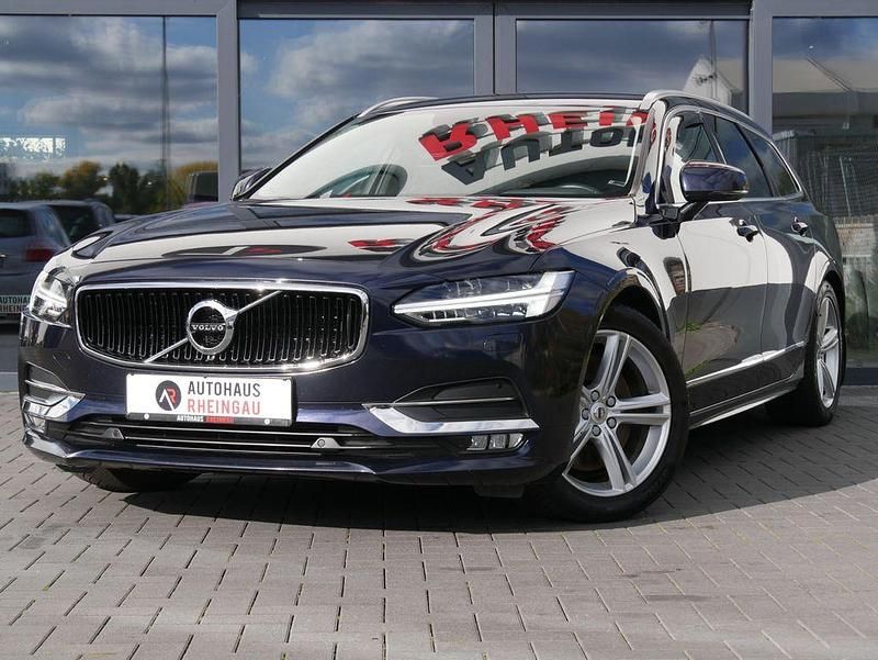 Blau Gebraucht 2019 Volvo V90 Momentum Kombi | 26.300 € (Fairer Preis) - Bild 1/4