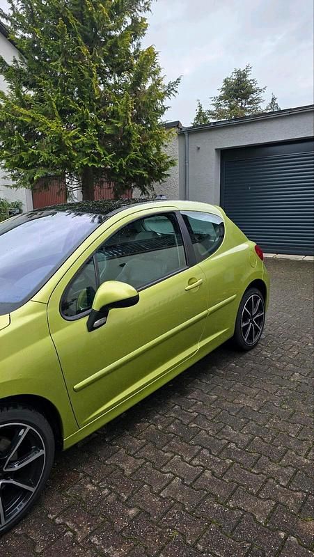 Gebraucht Peugeot 207 150 PS (110 kW) 2009 Grün Kleinwagen