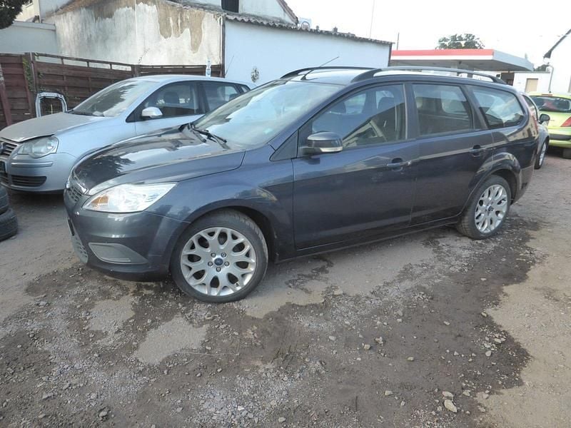 Grau Gebraucht 2011 Ford Focus Kombi | 1.800 € (Superpreis) - Bild 1/4