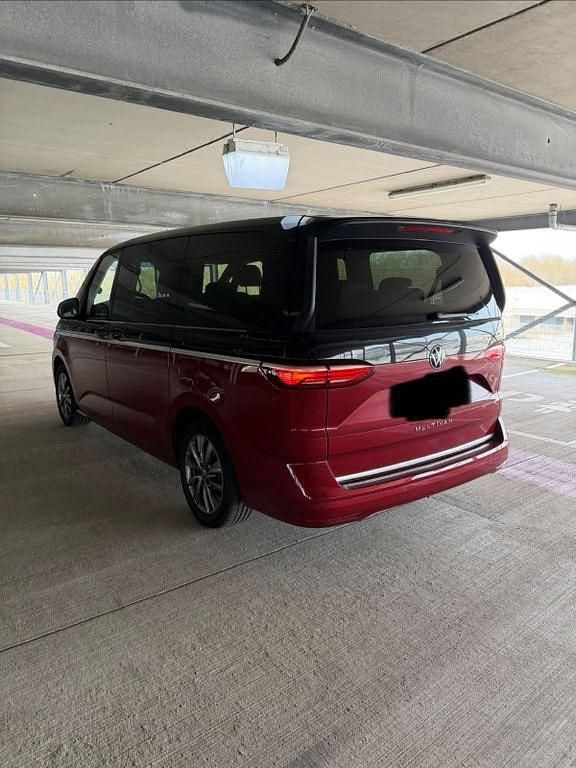 Usado VW Multivan Life 204 HP (150 kW) 2023 Preto Monovolume