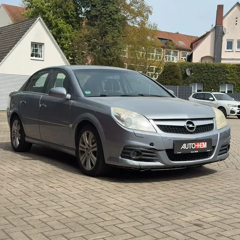 Używany Opel Vectra Edition 150 KM (110 kW) 2005 Srebrny Sedan/Limuzyna