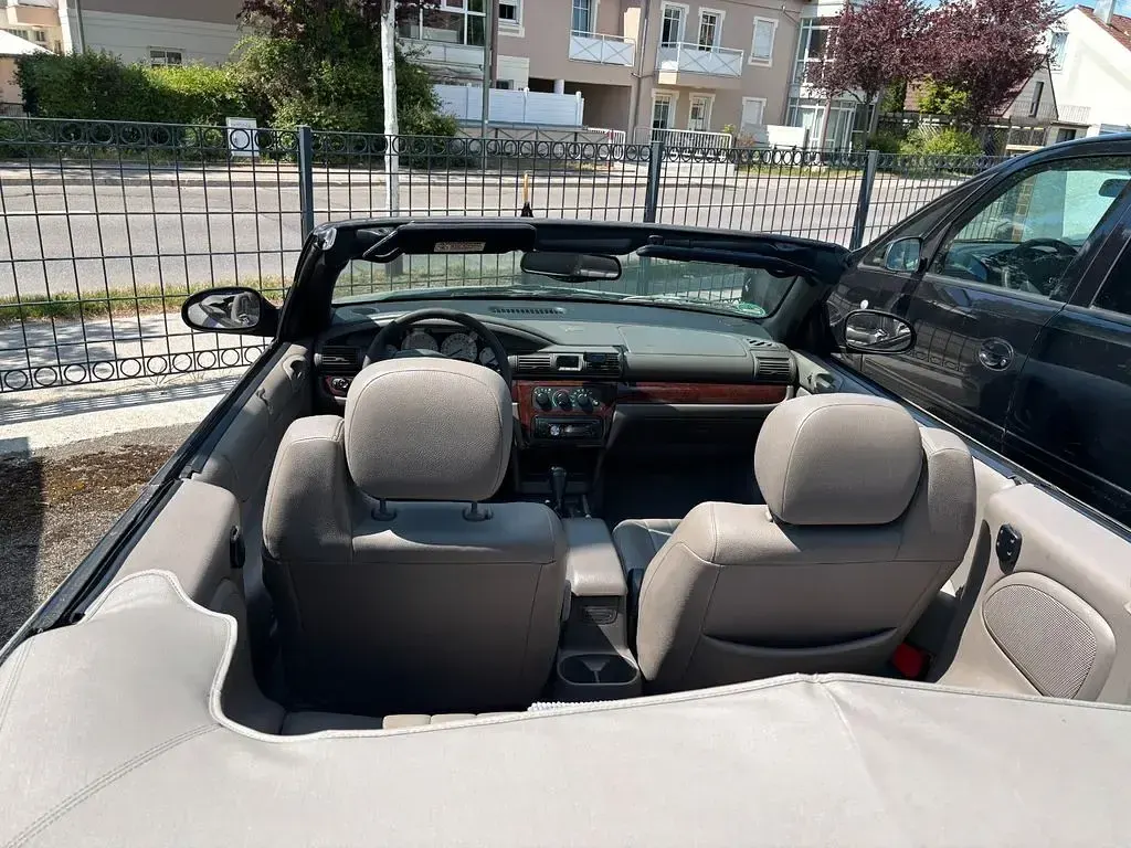 Usado Chrysler Sebring Cabriolet 203 CV (149 kW) 2003 Plateado Descapotable