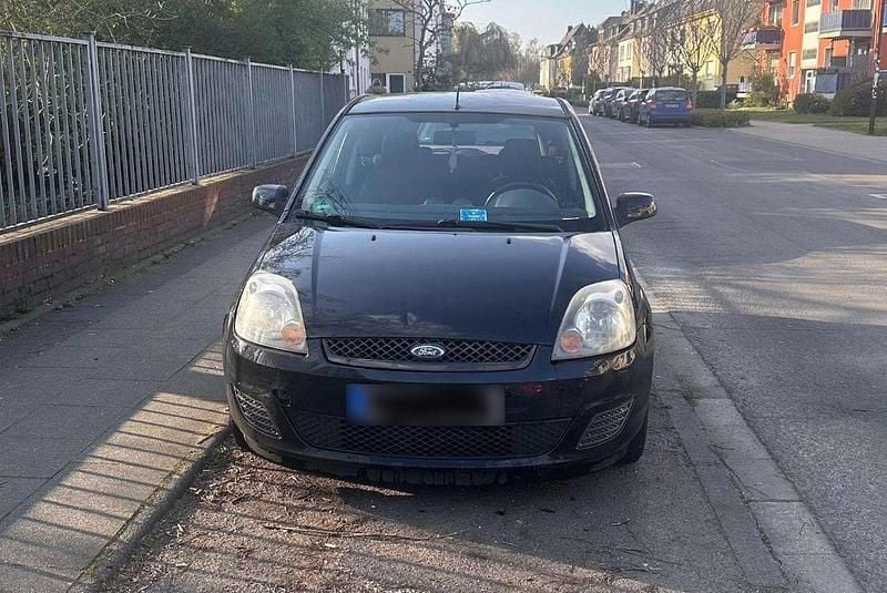 Gebraucht Ford Fiesta Ambiente 69 PS (50 kW) 2008 Schwarz Kleinwagen