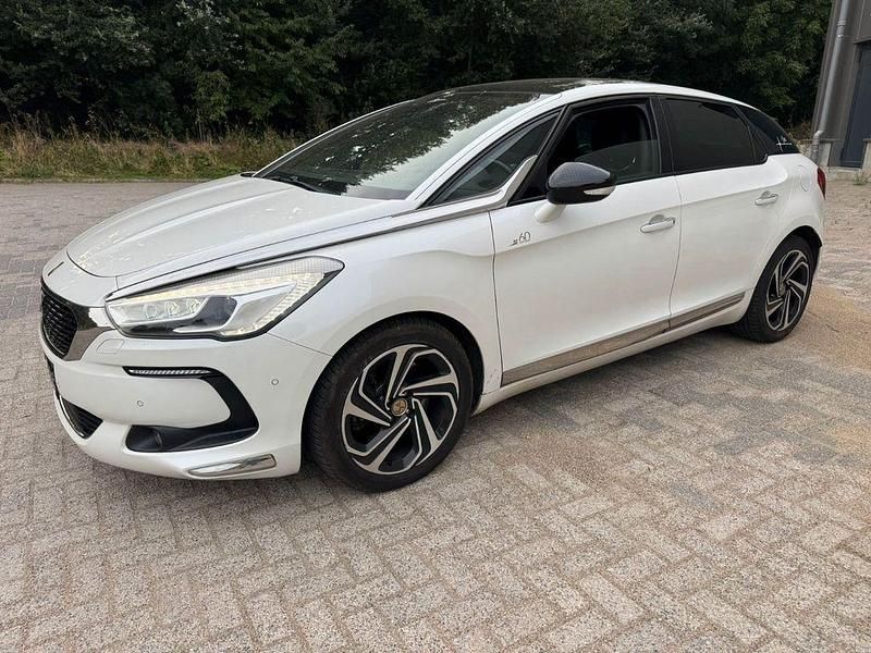 Weiß Gebraucht 2015 Citroën DS5 Limited Edition 1955 Kleinwagen | 7.850 € (Guter Preis) - Bild 1/4