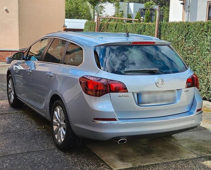 Gebraucht Opel Astra Exklusiv 165 PS (121 kW) 2014 Blau Kombi