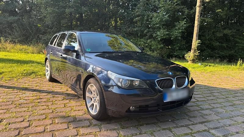 Blau Gebraucht 2006 BMW 530 Kombi | 3.500 € (Guter Preis) - Bild 1/4