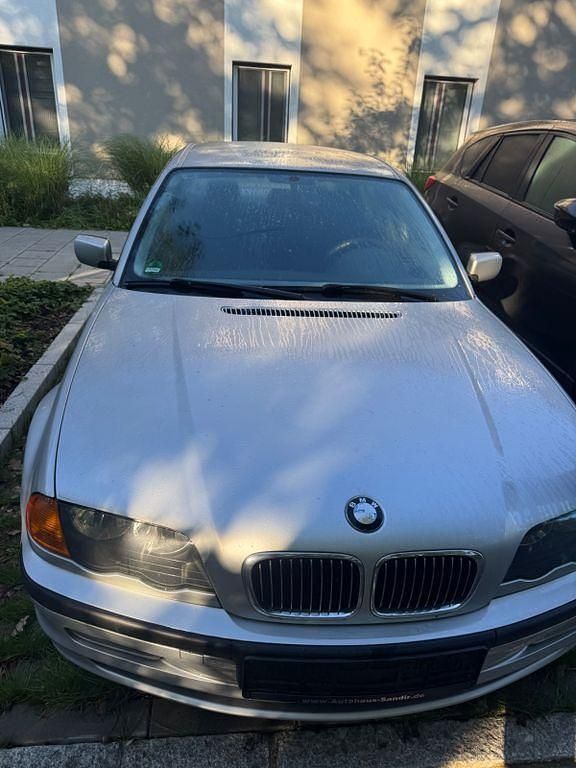 Grau Gebraucht 2000 BMW 320 Limousine | 4.000 € (Fairer Preis) - Bild 1/4