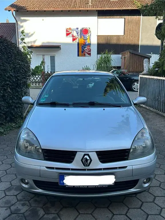 Gebraucht Renault Clio II 75 PS (55 kW) 2005 Silber Limousine