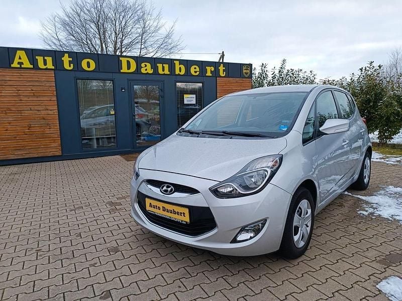 Gebraucht Hyundai ix20 90 PS (66 kW) 2012 Silber Kleinwagen