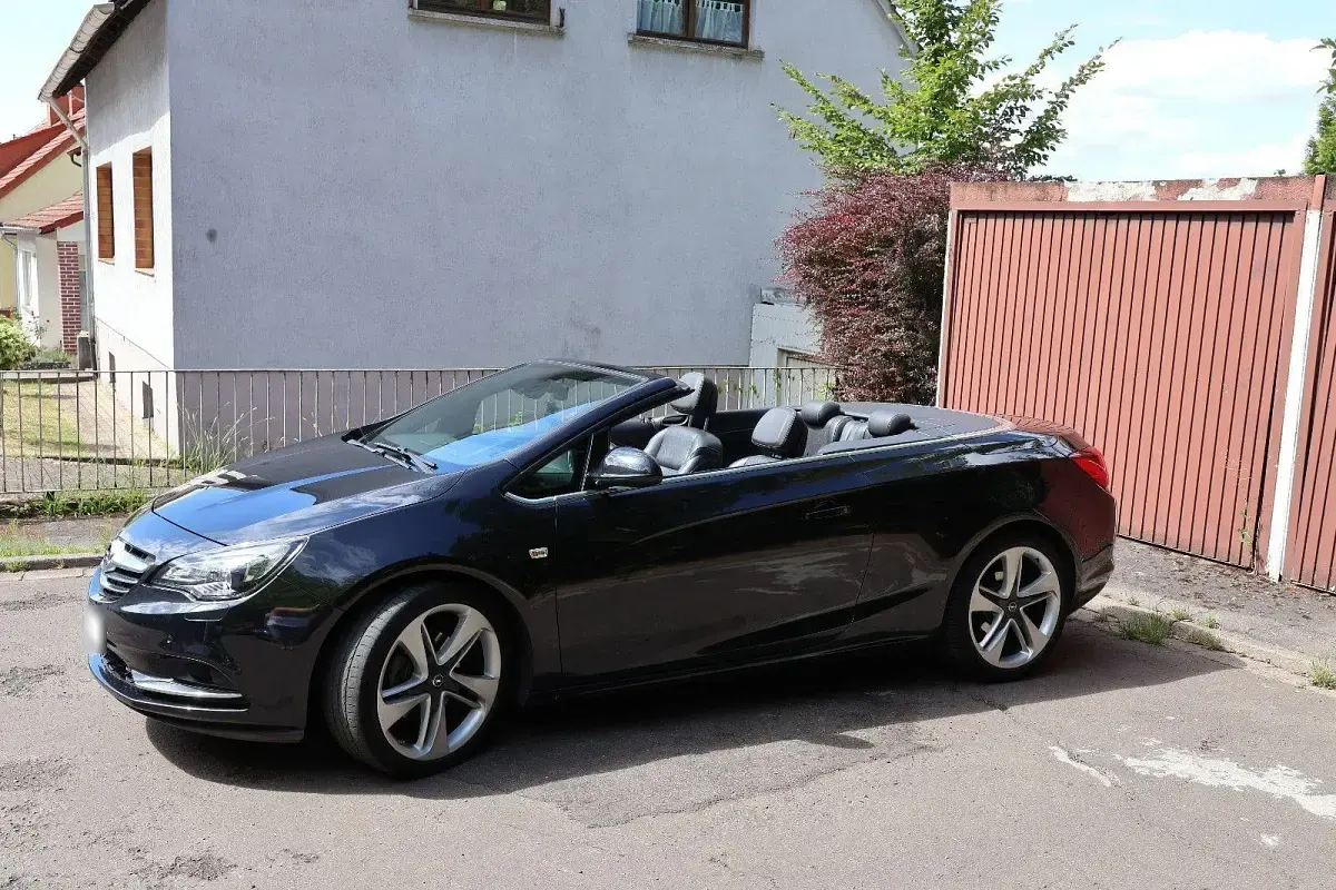 Gebraucht Opel Cascada 170 PS (125 kW) 2015 Schwarz Cabrio
