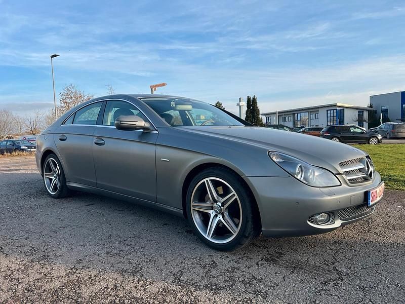 Grau Gebraucht 2010 Mercedes CLS350 Edition Coupé | 17.500 € (Teuer) - Bild 1/4