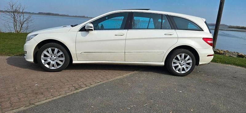 Gebraucht Mercedes R350 265 PS (194 kW) 2012 Weiß Van / Kleinbus